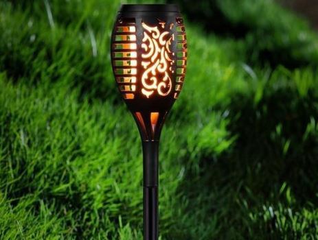 Tuinlamp Dragon Aan In Gras